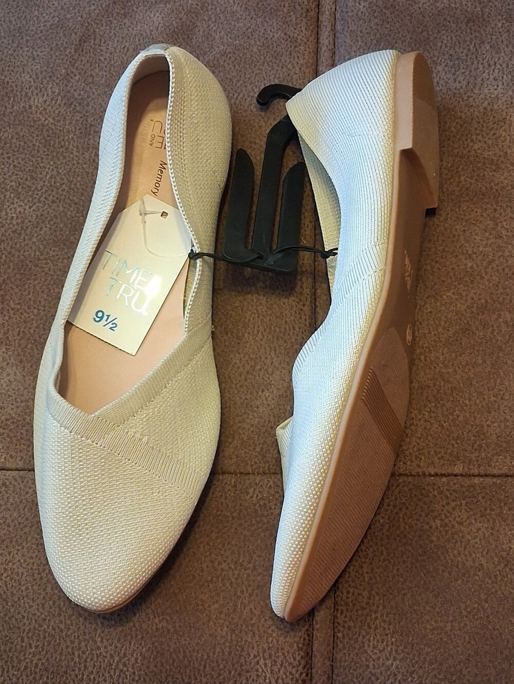 Time and Tru Women's Light Cream Knit Slip-On Flats Size 9 1/2
